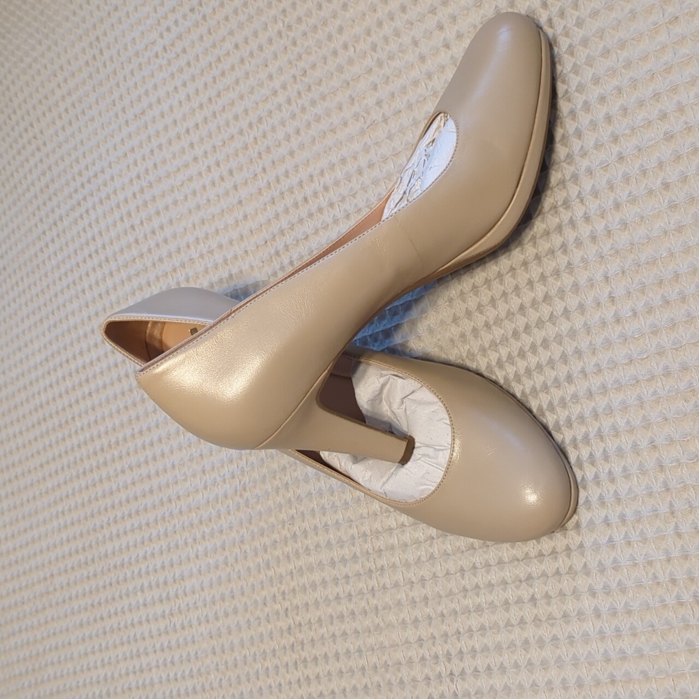 Nude Naturalizer Pumps